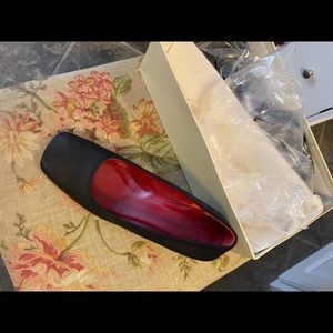 Ann Taylor black material shoes size 7 1/2.